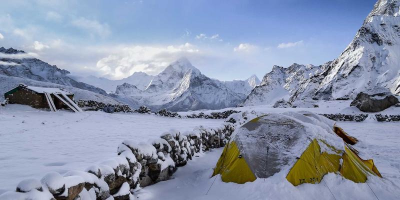 探索摩洛哥塔吉锅：非洲美食的慢炖智慧与香料搭配艺术